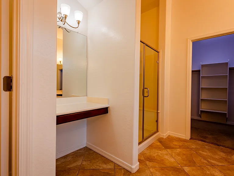 562 E Janet Way — Photo 23