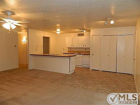 3rd image of 602 S Willow St