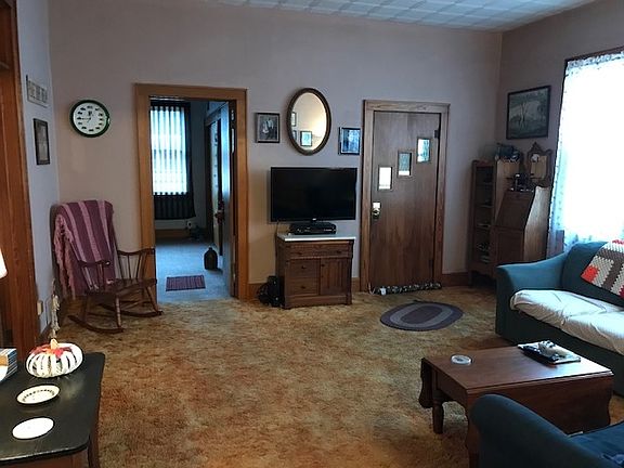 2nd image of 411 W Linden Ave