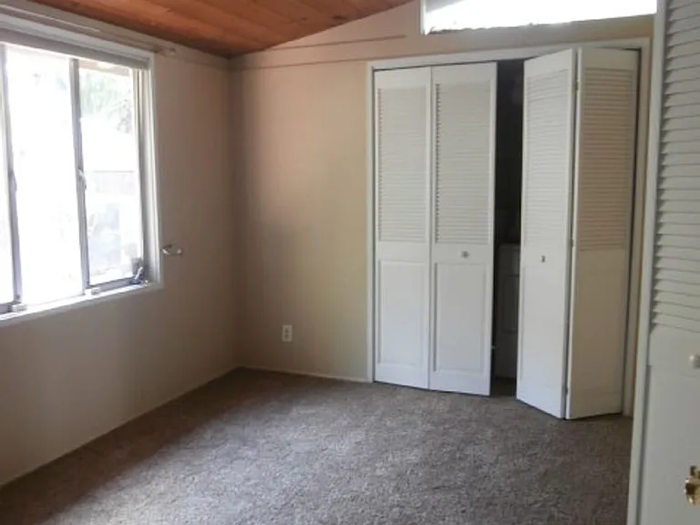 2542 Crescent Ave — Photo 11