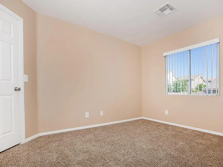 Suncrest Townhomes — Photo 29