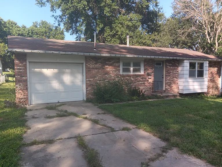 302 E Kentucky St — Photo 1
