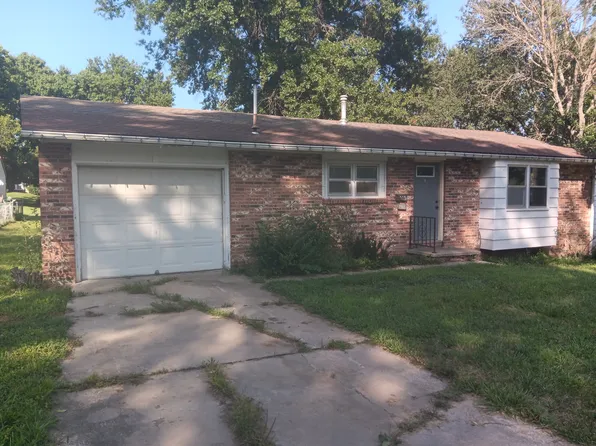 302 E Kentucky St, Windsor, MO 65360