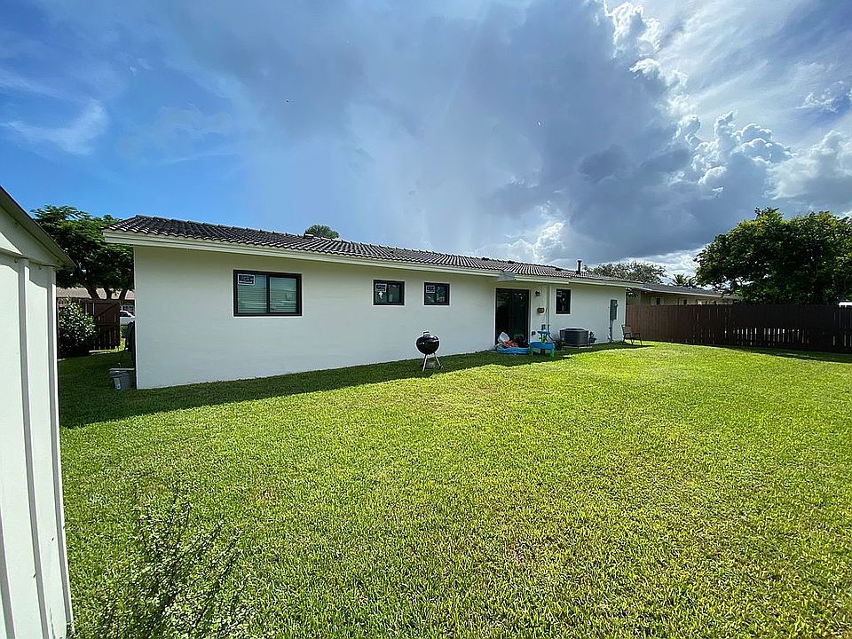 1st image of 9135 SW 182nd St