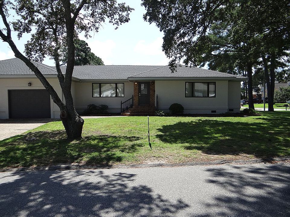 1st image of 2945 Lynnhaven Dr
