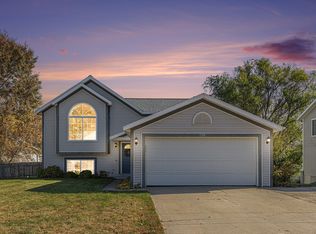 720 Kommer Ct NW, Grand Rapids, MI 49504