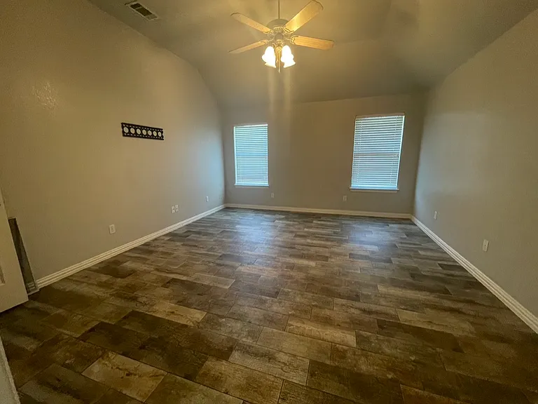 119 Clyde Dr — Photo 15