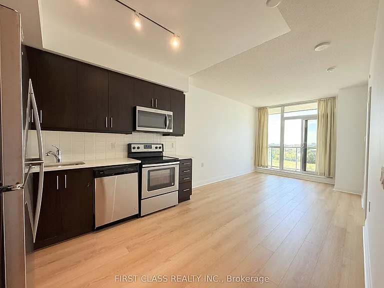 15 Zorra St #606 — Photo 9