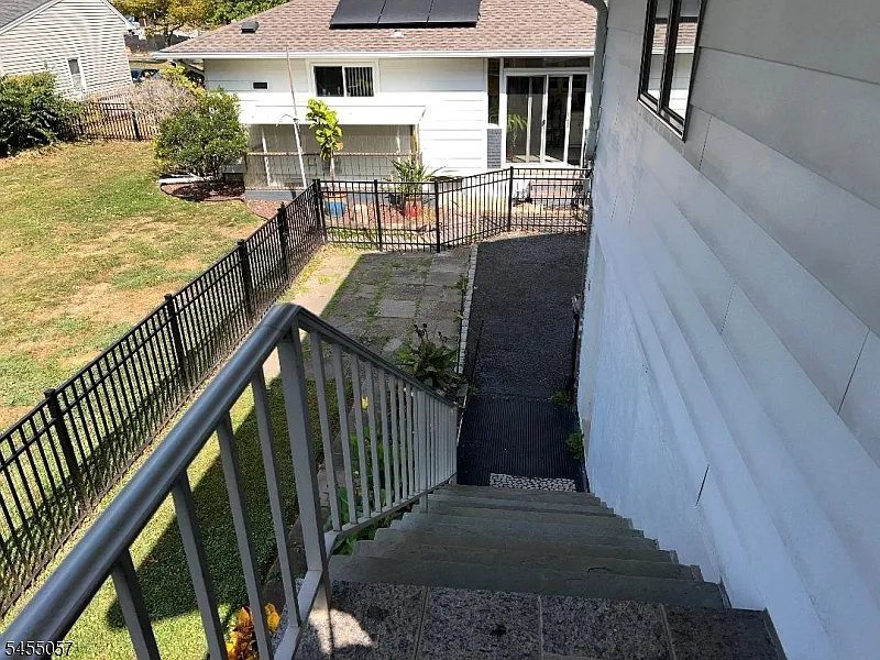 1 bed, 1.0 bath, 425 sqft, $2,000 — Photo 2