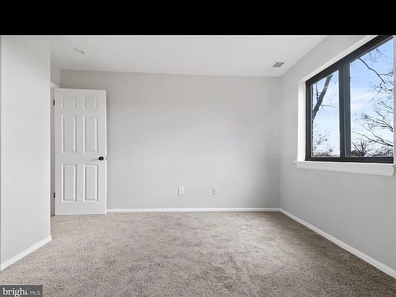 4th image of 6011 Majors Ln APT 4