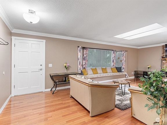 2nd image of 21304 NE 10th Place