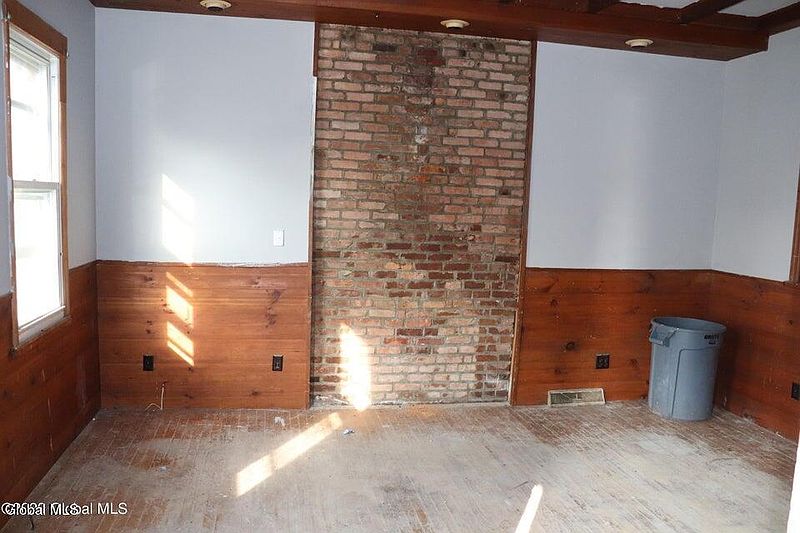 2nd image of 11 Jefferson Street