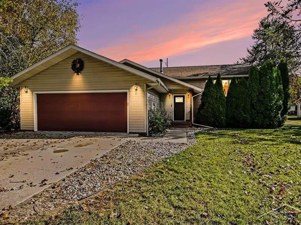 3434 N Meridian Rd, Sanford, MI 48657