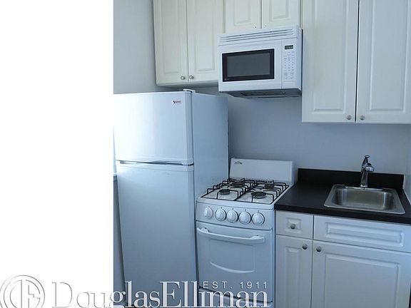 2nd image of 207 E 89th St APT A18