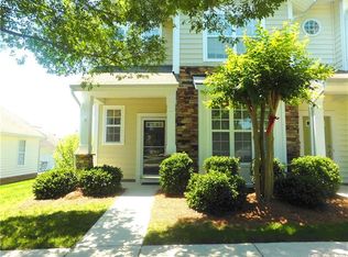 1040 Tabard Ln, Matthews, NC 28104