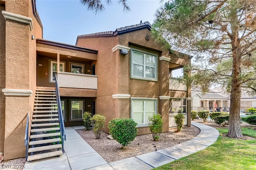 2 bed, 2.0 bath, 960 sqft, $1,530 — Photo 1