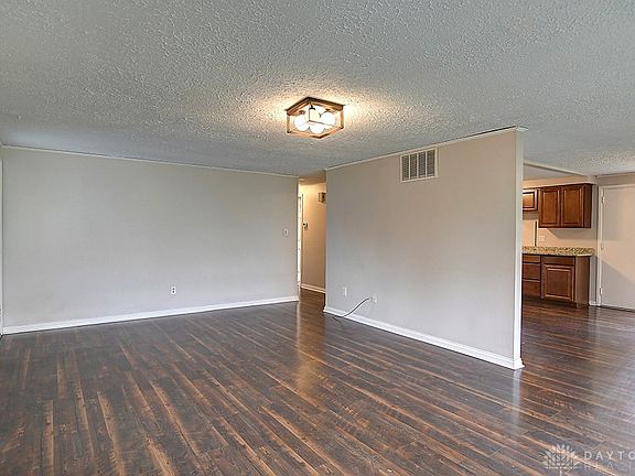 5th image of 3204 Waltham Ave