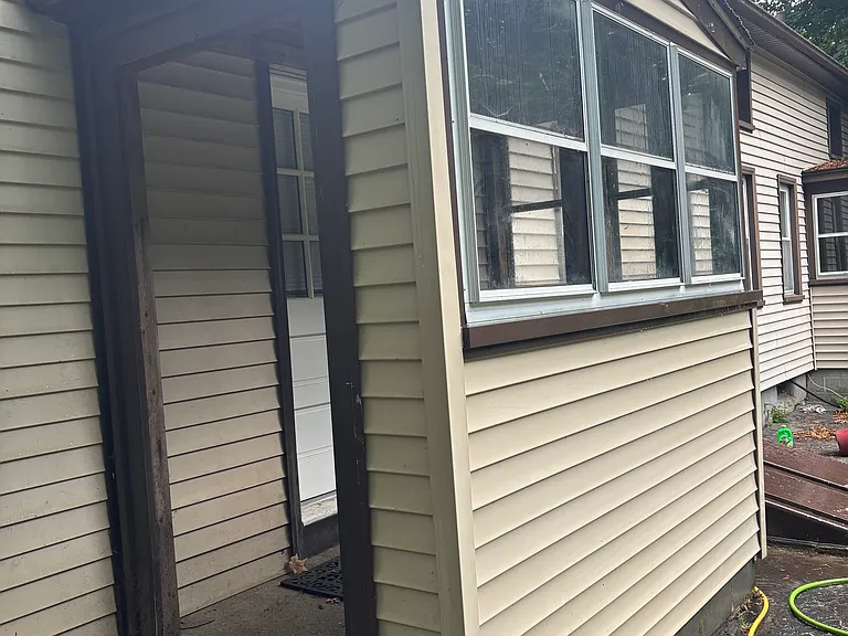 158-160 S Walnut St — Photo 11