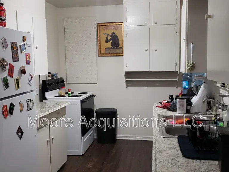1306 N Travis St — Photo 6