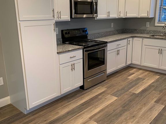 5th image of 435 Hamlett Dr E