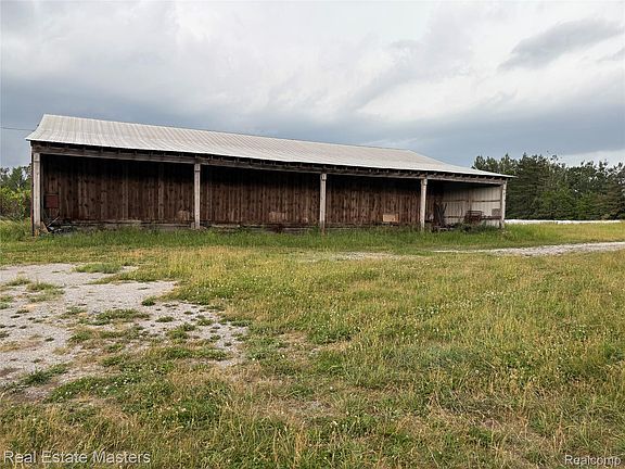 2nd image of 300 W Hubert Rd