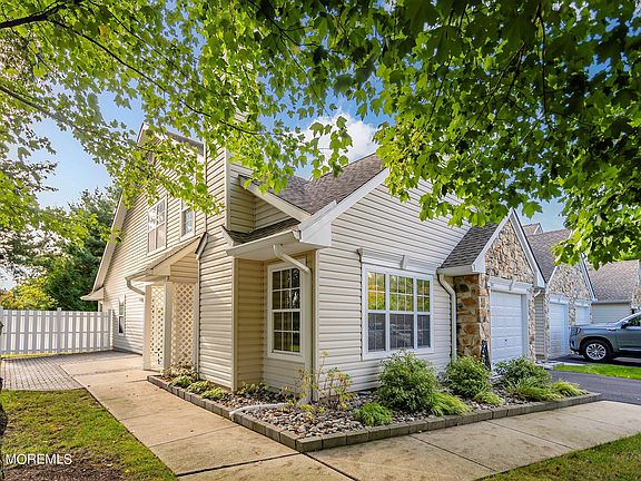 2nd image of 101 Gladiola Drive