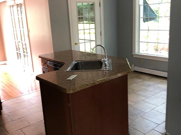 4th image of 23 Loudon Pkwy