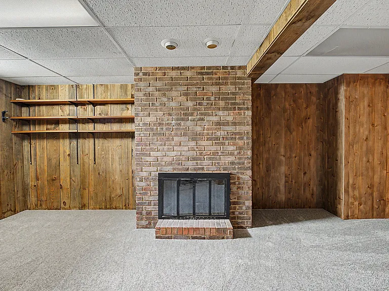 1406 Old Town Ct — Photo 35