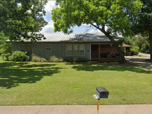 600 S 3rd St, Grandview, TX 76050