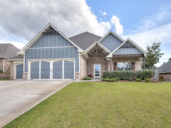 8708 Stark St, Edmond, OK 73007