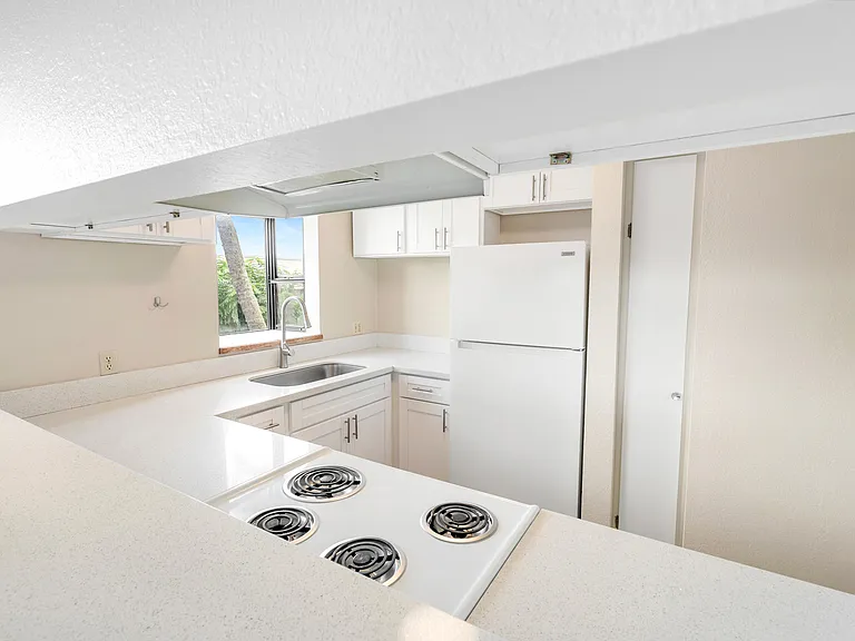 75-5669 Kuakini Hwy #5-201 — Photo 17
