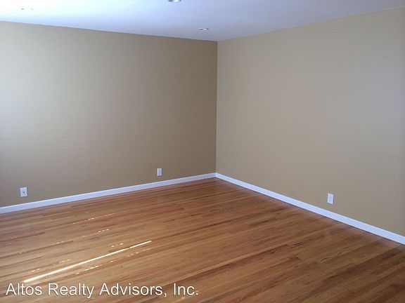 3rd image of 3771 Acapulco Dr
