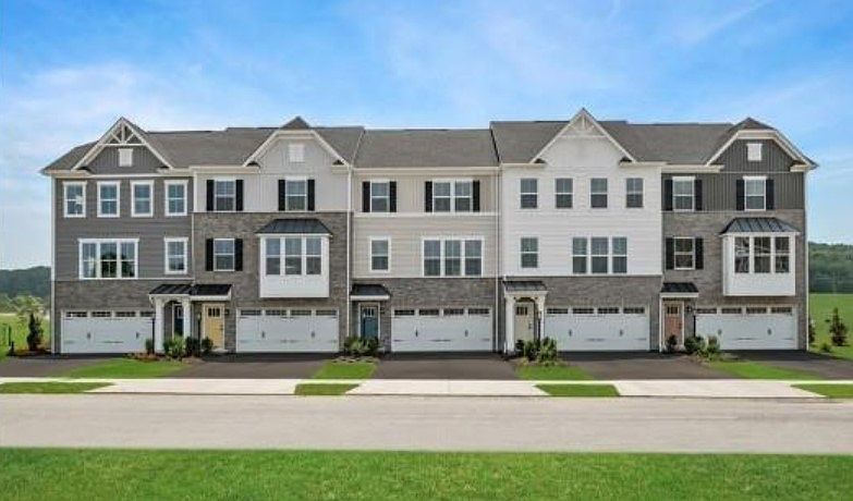 1st image of 105 Leah Dr