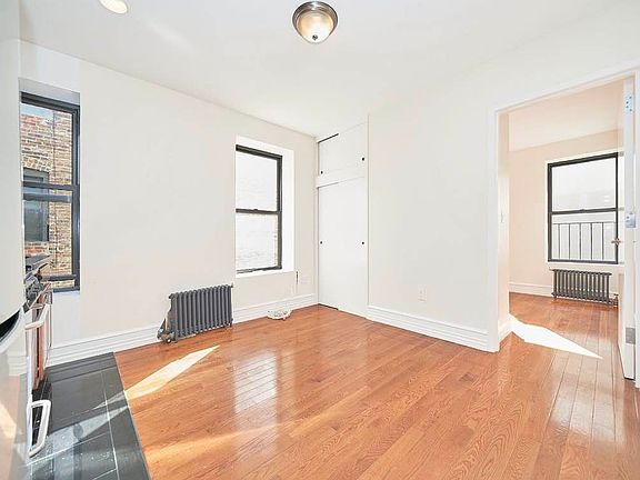 3rd image of 510 Amsterdam Ave APT 1A