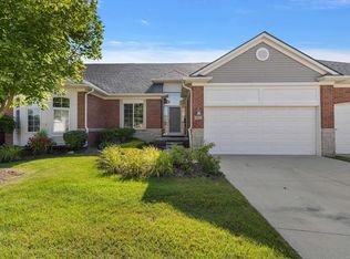 49270 Village Pointe Dr, Shelby Township, MI