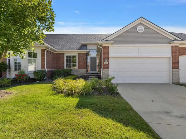 49270 Village Pointe Dr, Shelby Township, MI 48315