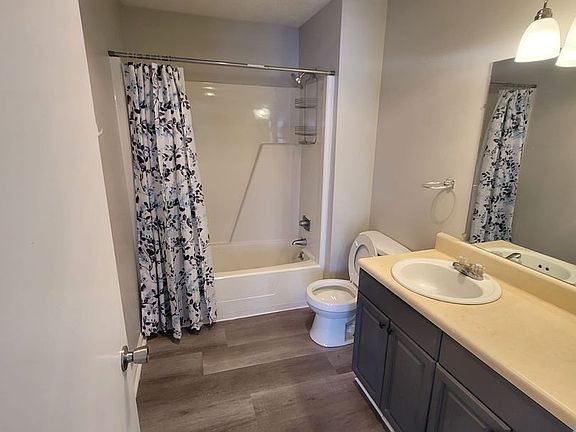 5th image of 302 Dunlap Ave APT 12
