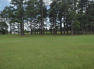 421 N Lake Cir, Manning, SC 29102