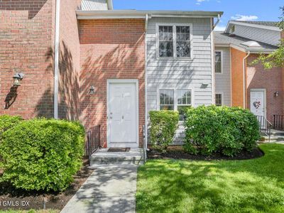 100 Strickland Rd APT 8, Cos Cob, CT, 06807
