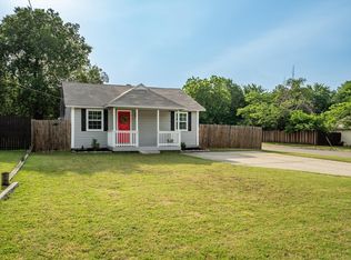 406 N Ruddell St, Denton, TX 76209