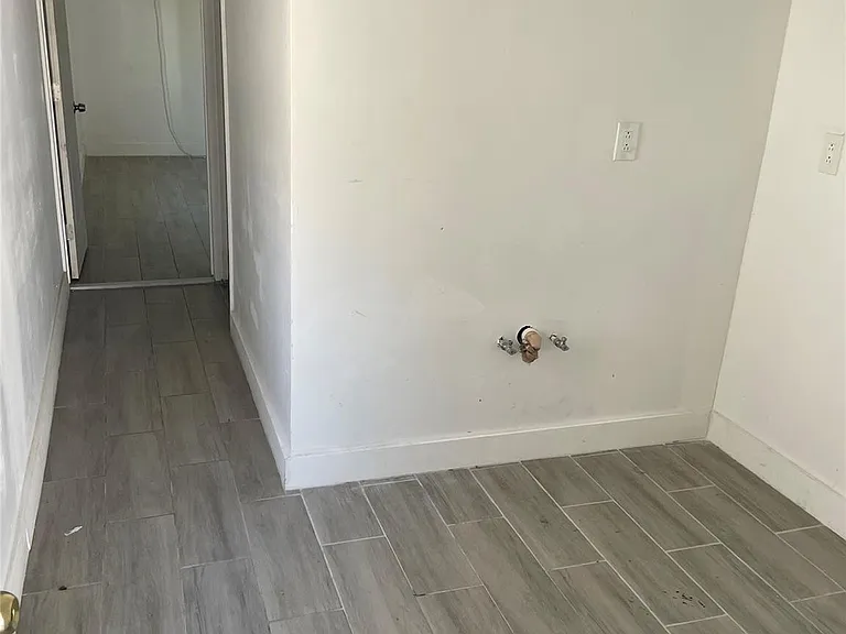 8508 SW 16th Ct — Photo 9