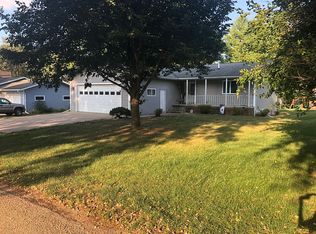 407 Roxanne Dr, Fairbank, IA 50629
