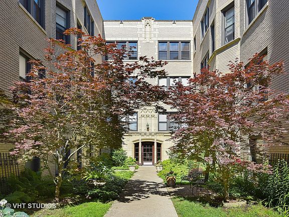 2nd image of 7440 N Hermitage Ave APT 1H
