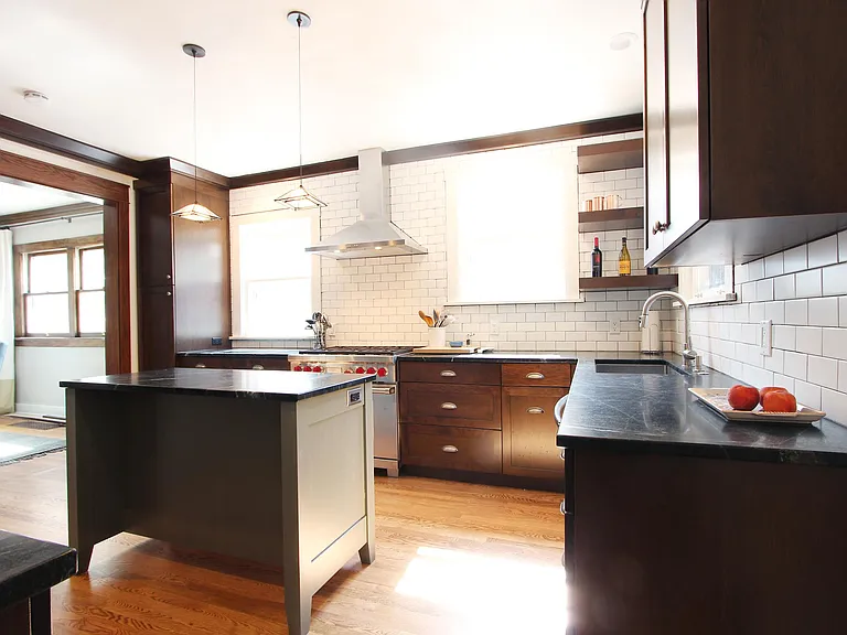210 N Breese Ter — Photo 14