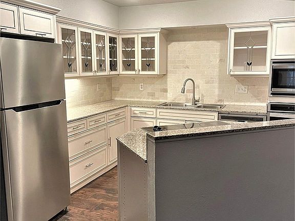 2nd image of 1001 Liberty St APT 125