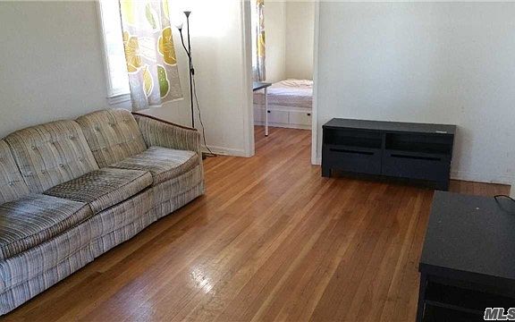 2nd image of 285 Belmont Ave