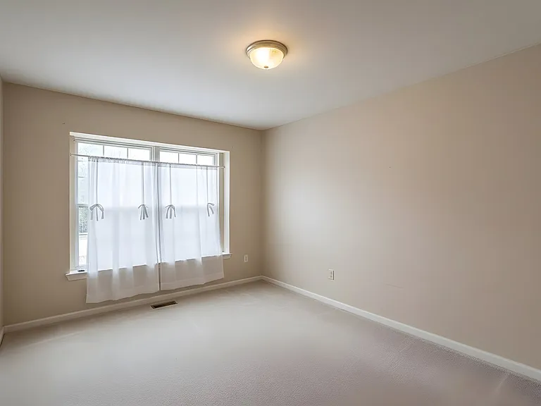 1501 N Rambling Way — Photo 9