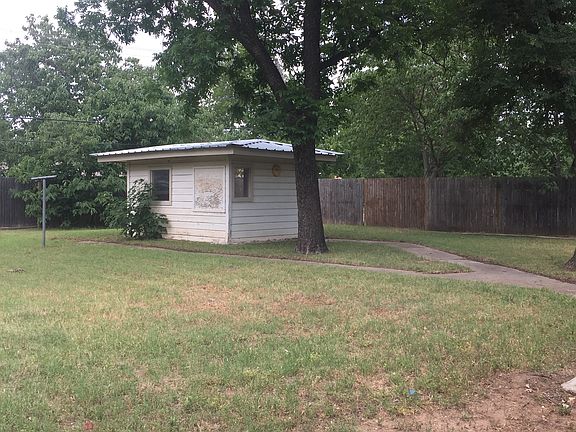 2nd image of 804 Penrod Dr