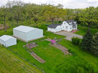 2205 Hartland Rd, Woodstock, IL 60098