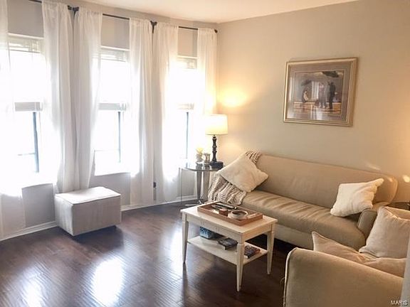 Living Room from Front Doort